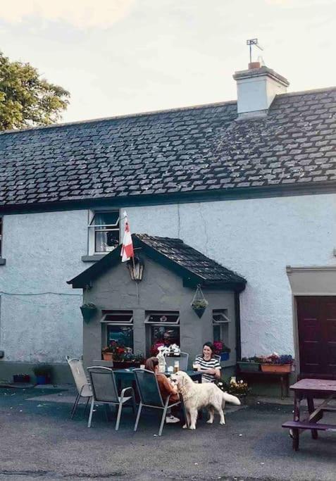 Tom Rocky'S Farmyard Villa Templemore Exterior foto